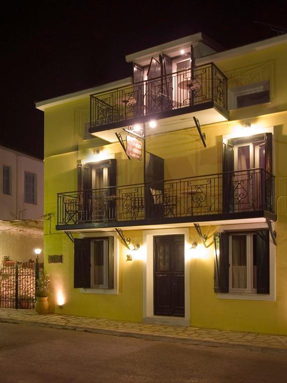 Meliti Guesthouse Akrata Exteriör bild