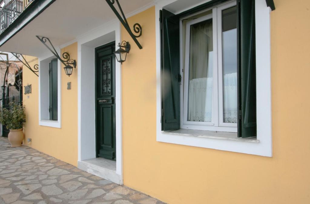 Meliti Guesthouse Akrata Exteriör bild