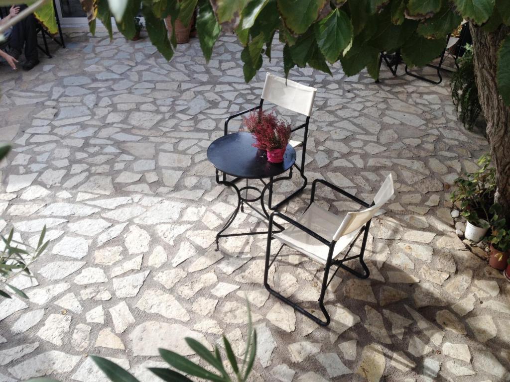 Meliti Guesthouse Akrata Exteriör bild