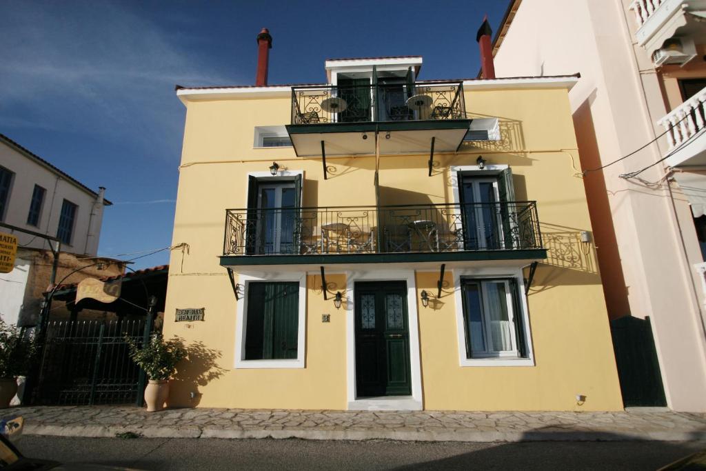 Meliti Guesthouse Akrata Exteriör bild