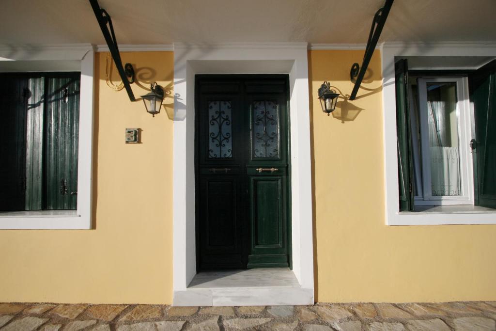 Meliti Guesthouse Akrata Exteriör bild