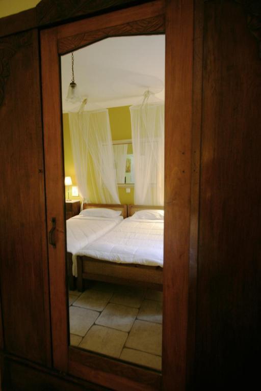 Meliti Guesthouse Akrata Exteriör bild